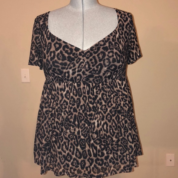torrid Tops - Torrid Sz 2 leopard print pendulum top